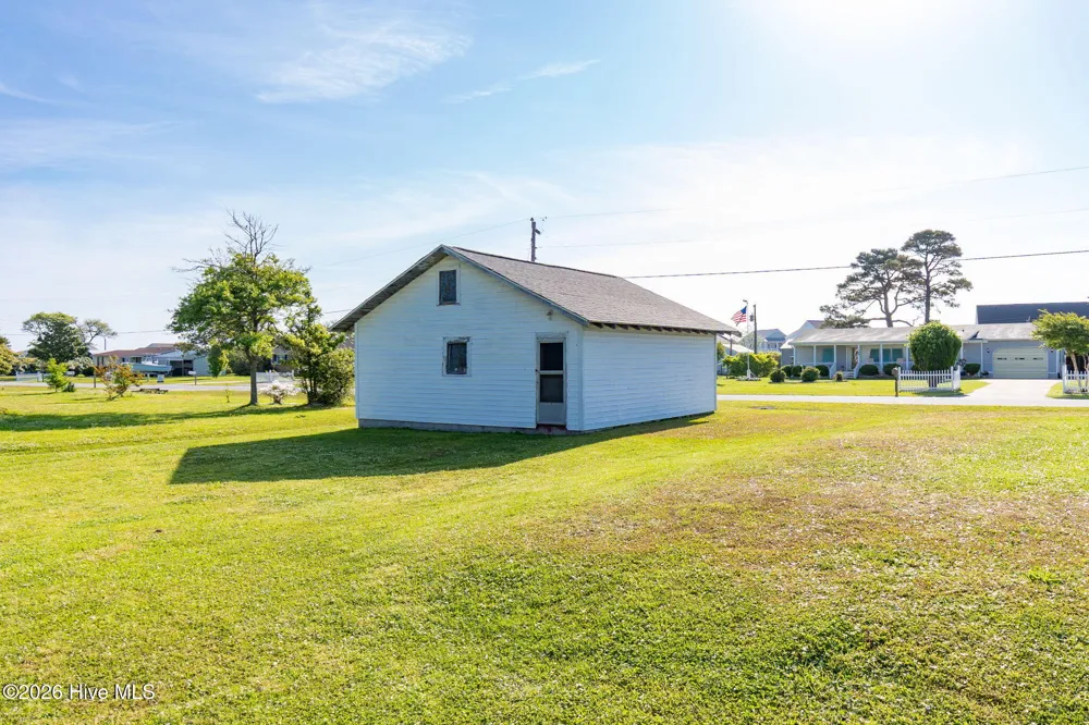 187 Mullens Drive Harkers Island, NC 28531