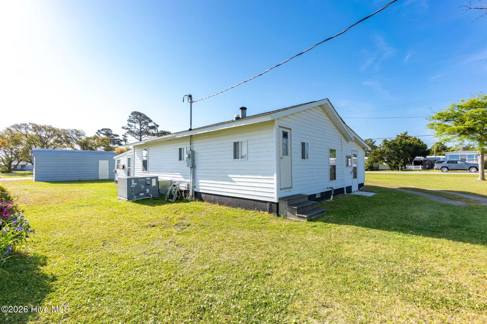 187 Mullens Drive Harkers Island, NC 28531