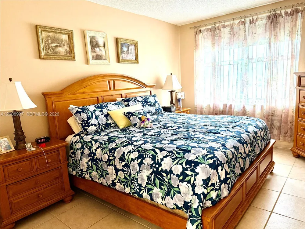 1950 S Ocean Dr #5L Hallandale Beach, FL 33009