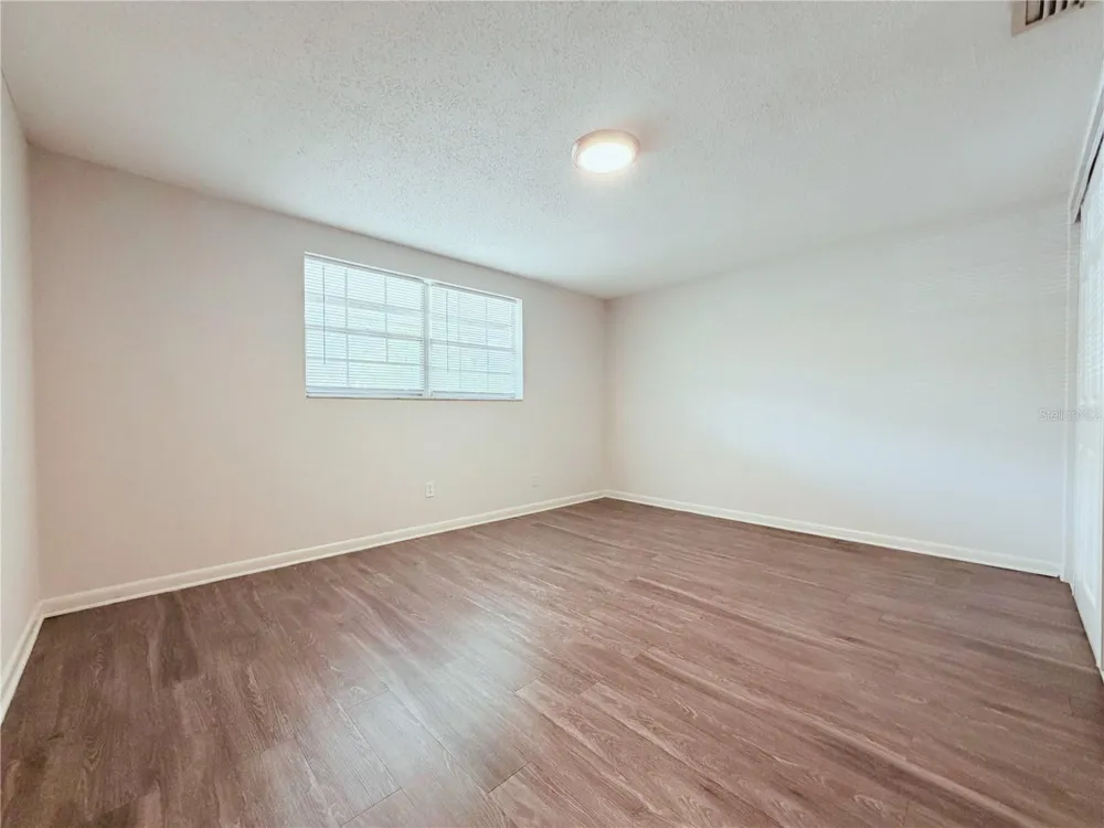 5305 OAKWOOD COURT #17 Tampa, FL 33610