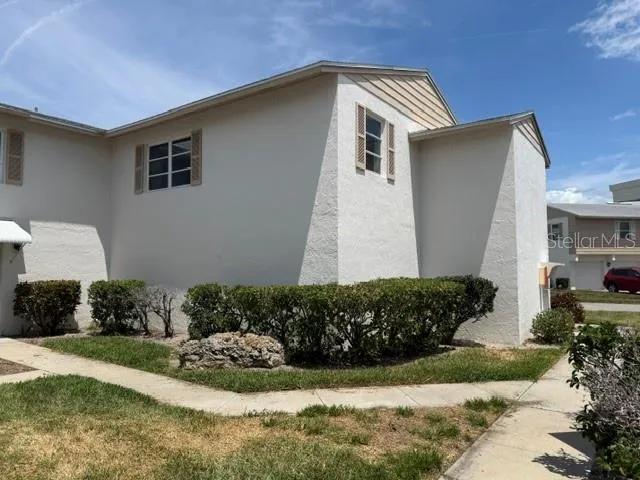 3223 38TH WAY S #F St Petersburg, FL 33711