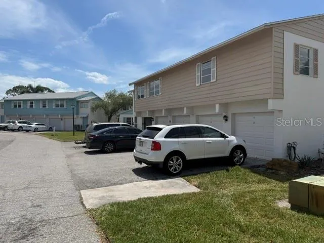 3223 38TH WAY S #F St Petersburg, FL 33711