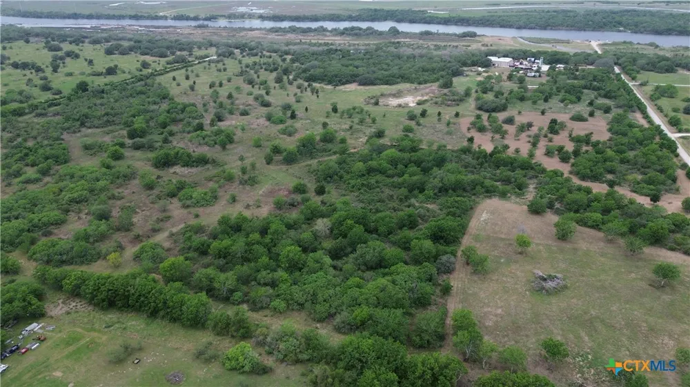 CO RD 426 Lolita, TX 77971