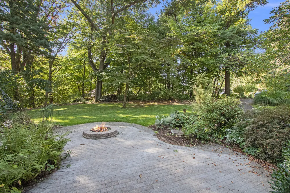 2837 Washington Avenue St Joseph Charter Township, MI 49085