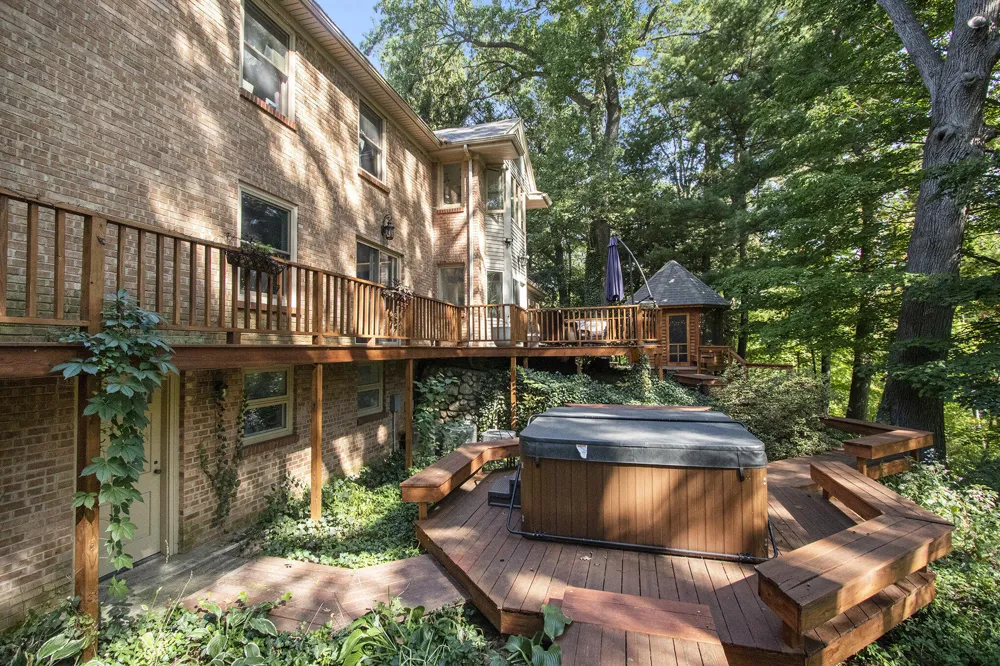 2837 Washington Avenue St Joseph Charter Township, MI 49085