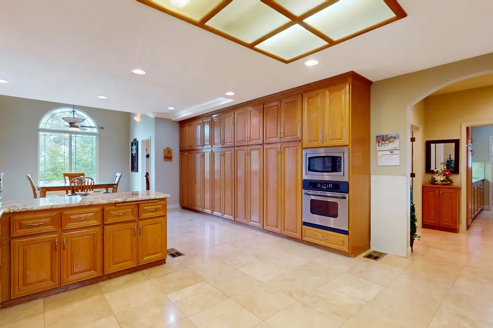 6640 Harrington Arbuckle, CA 95912