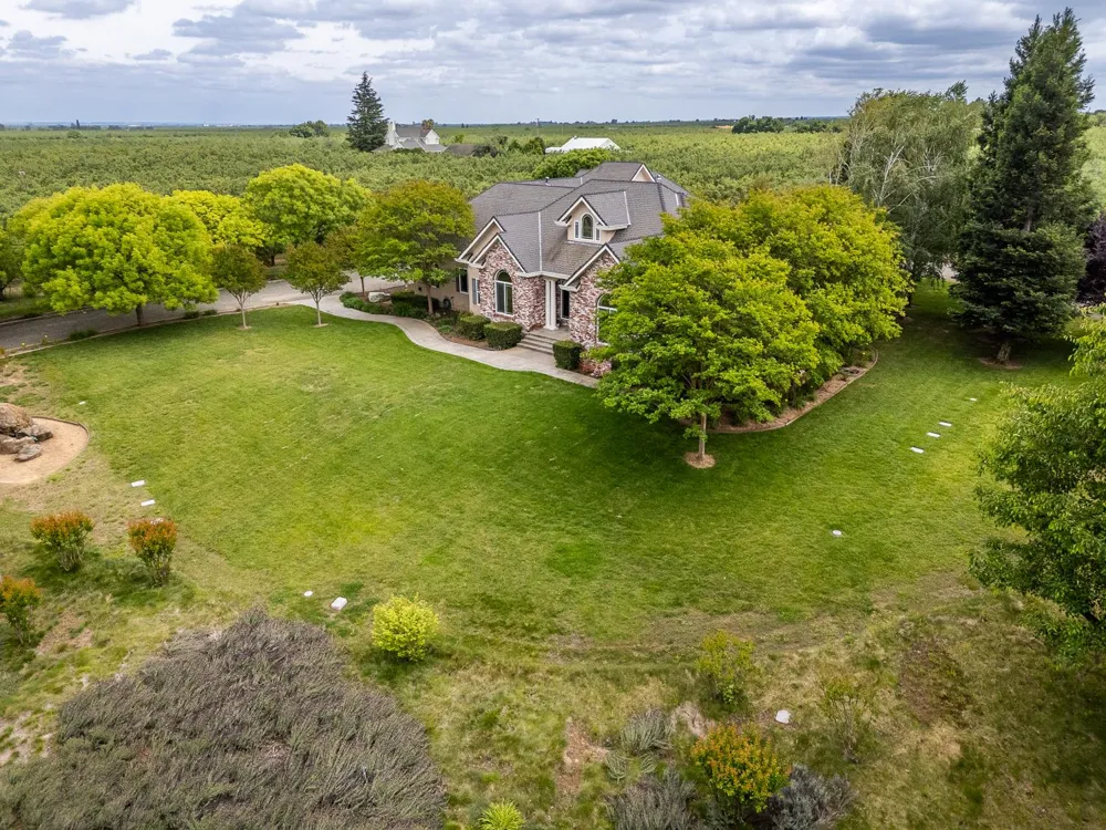 6640 Harrington Arbuckle, CA 95912