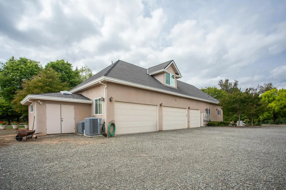 6640 Harrington Arbuckle, CA 95912