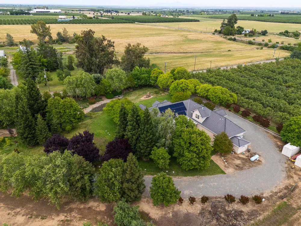 6640 Harrington Arbuckle, CA 95912