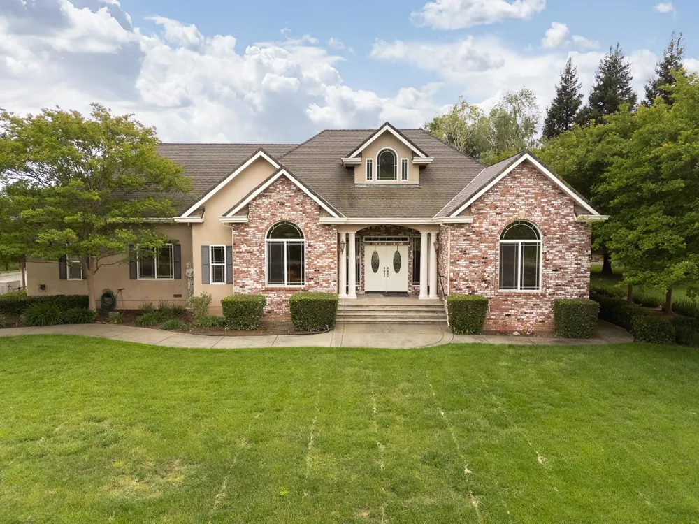 6640 Harrington Arbuckle, CA 95912