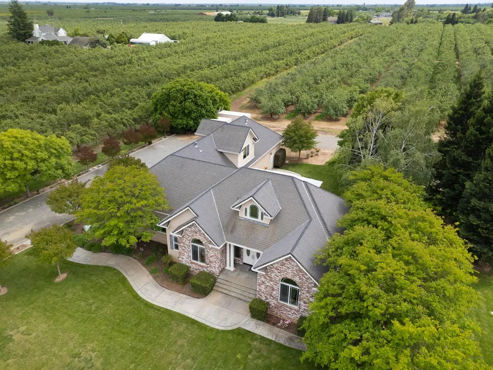 6640 Harrington Arbuckle, CA 95912