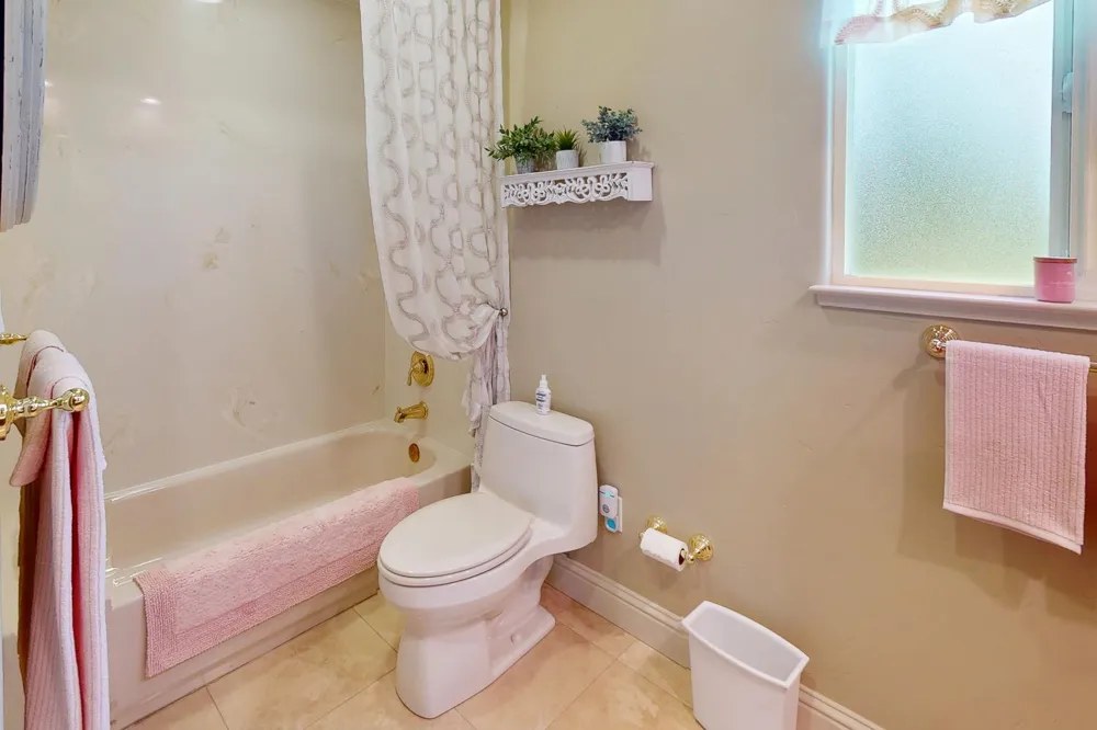 6640 Harrington Arbuckle, CA 95912