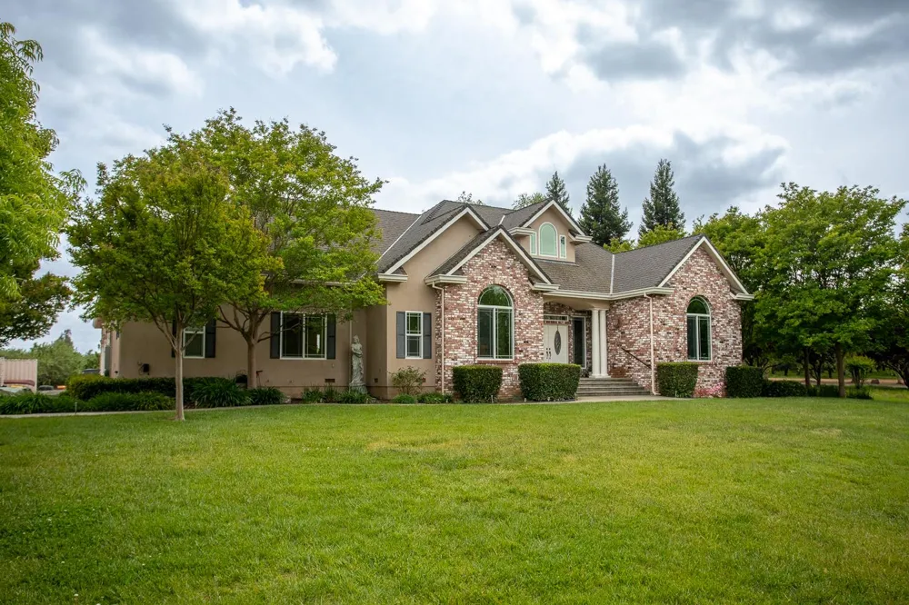 6640 Harrington Arbuckle, CA 95912