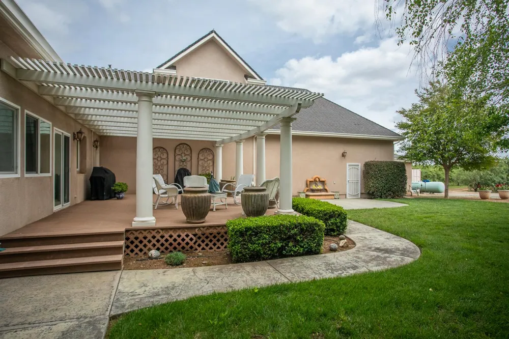6640 Harrington Arbuckle, CA 95912