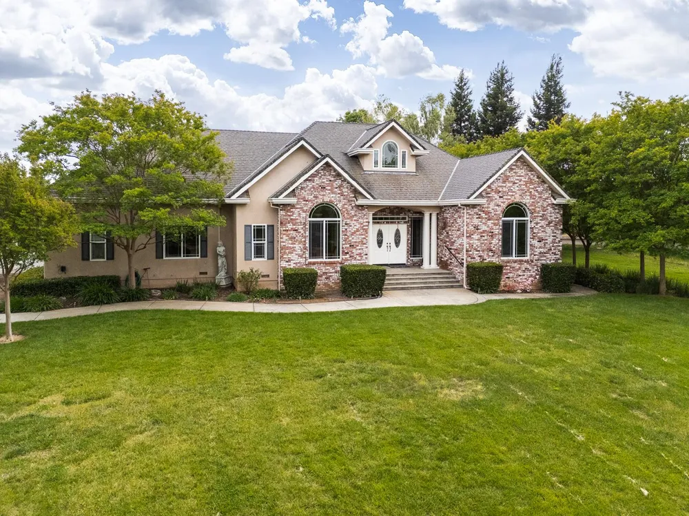 6640 Harrington Arbuckle, CA 95912
