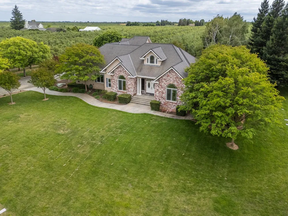 6640 Harrington Arbuckle, CA 95912