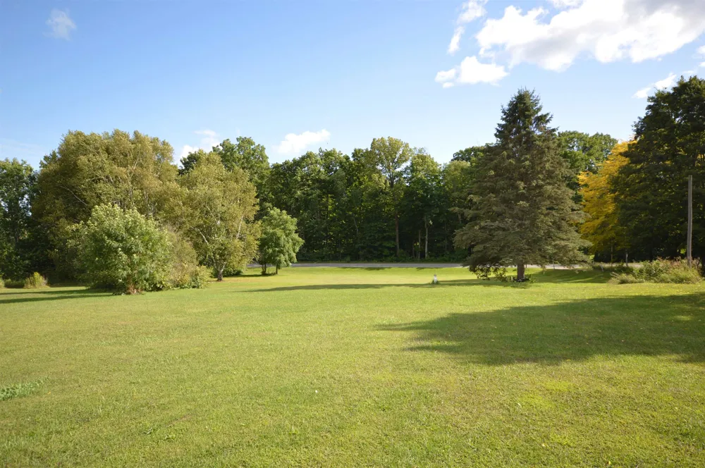 6830 Youker Road Green Lake Township, MI 49637
