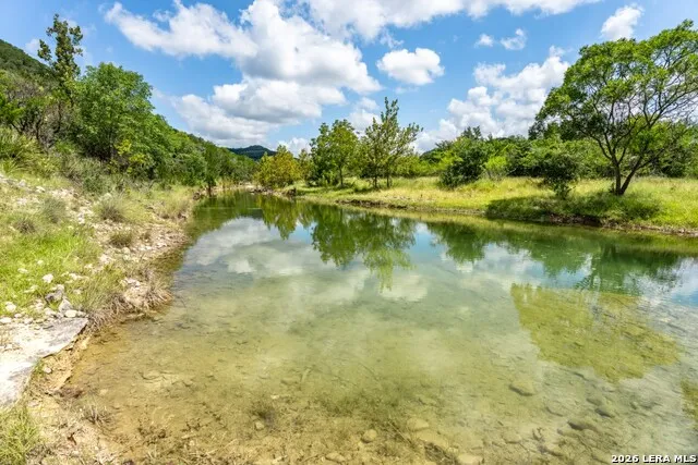 5013 Little Creek Road Utopia, TX 78884