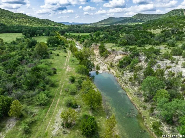 5013 Little Creek Road Utopia, TX 78884
