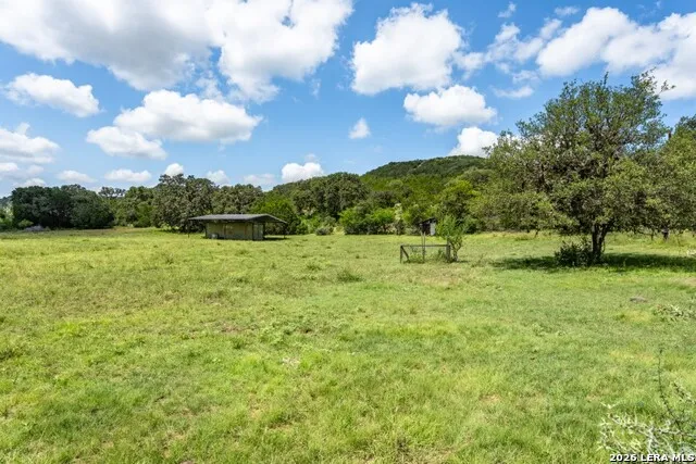 5013 Little Creek Road Utopia, TX 78884