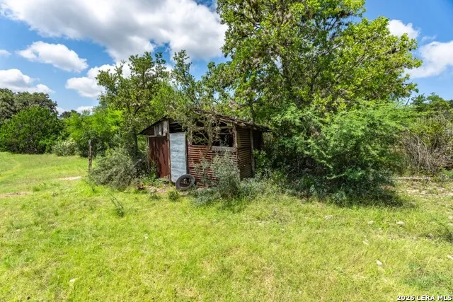 5013 Little Creek Road Utopia, TX 78884