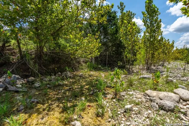 5013 Little Creek Road Utopia, TX 78884