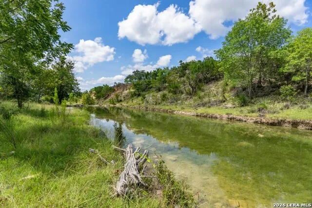 5013 Little Creek Road Utopia, TX 78884