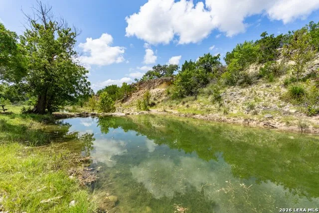 5013 Little Creek Road Utopia, TX 78884