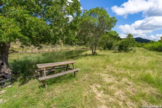 5013 Little Creek Road Utopia, TX 78884