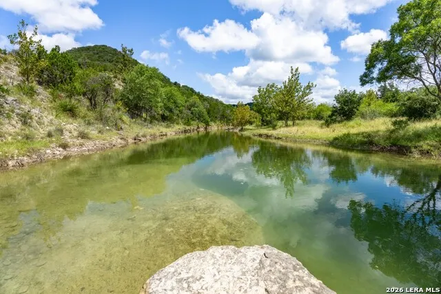 5013 Little Creek Road Utopia, TX 78884