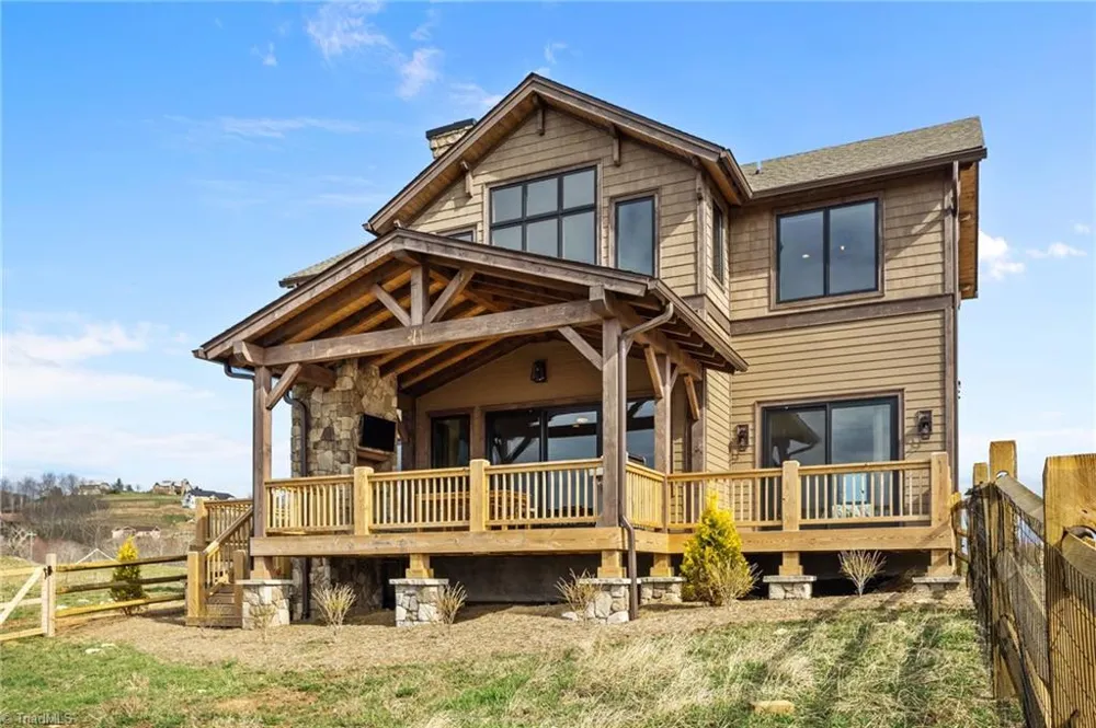 352 Great Sky Drive Banner Elk, NC 28604