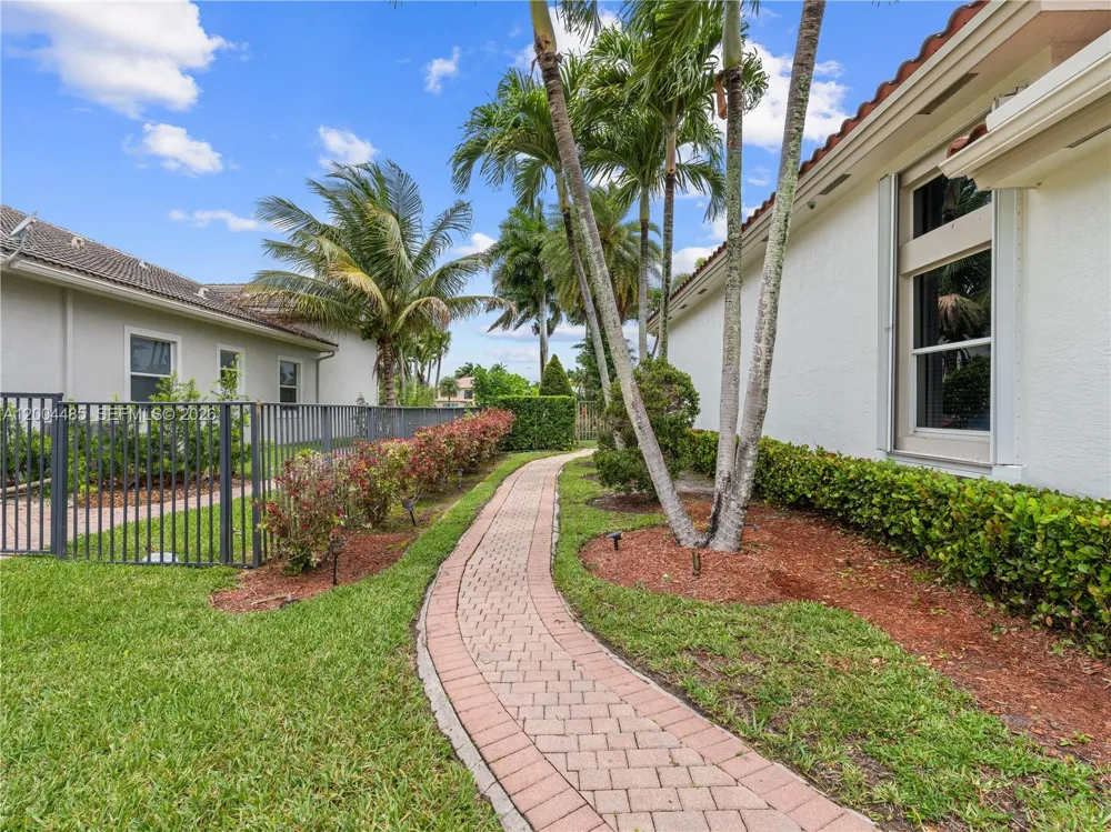 14857 SW 38th St Davie, FL 33331