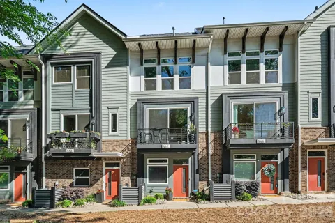 562 West End Drive