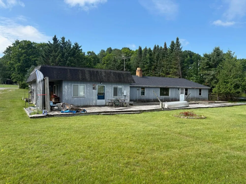 4472 Crescent Beach Road Onekama, MI 49675