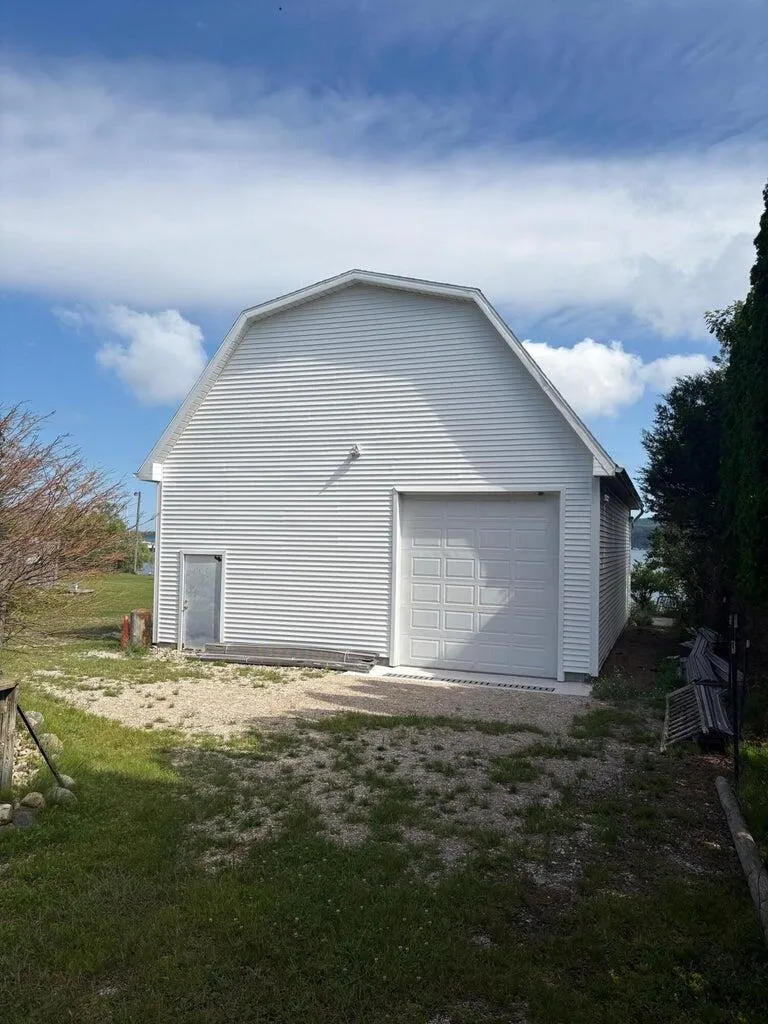 4472 Crescent Beach Road Onekama, MI 49675