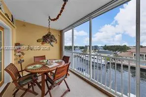 3050 NE 48th Ct #405 Lighthouse Point, FL 33064