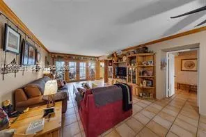 3050 NE 48th Ct #405 Lighthouse Point, FL 33064
