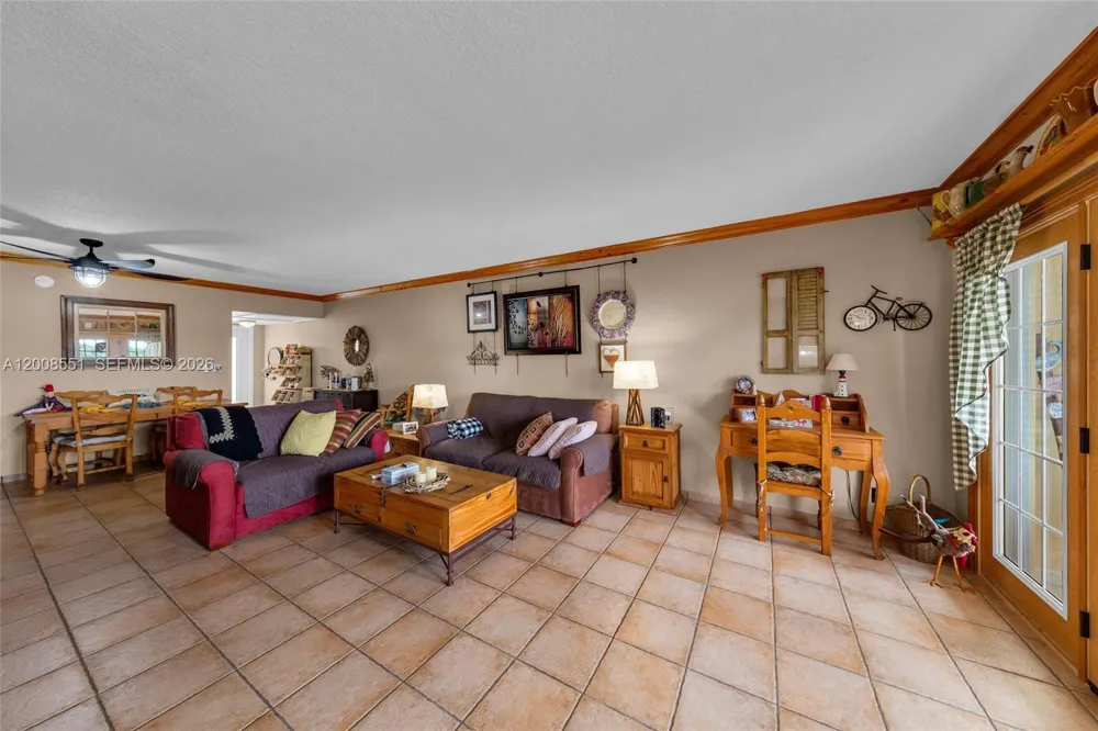 3050 NE 48th Ct #405 Lighthouse Point, FL 33064