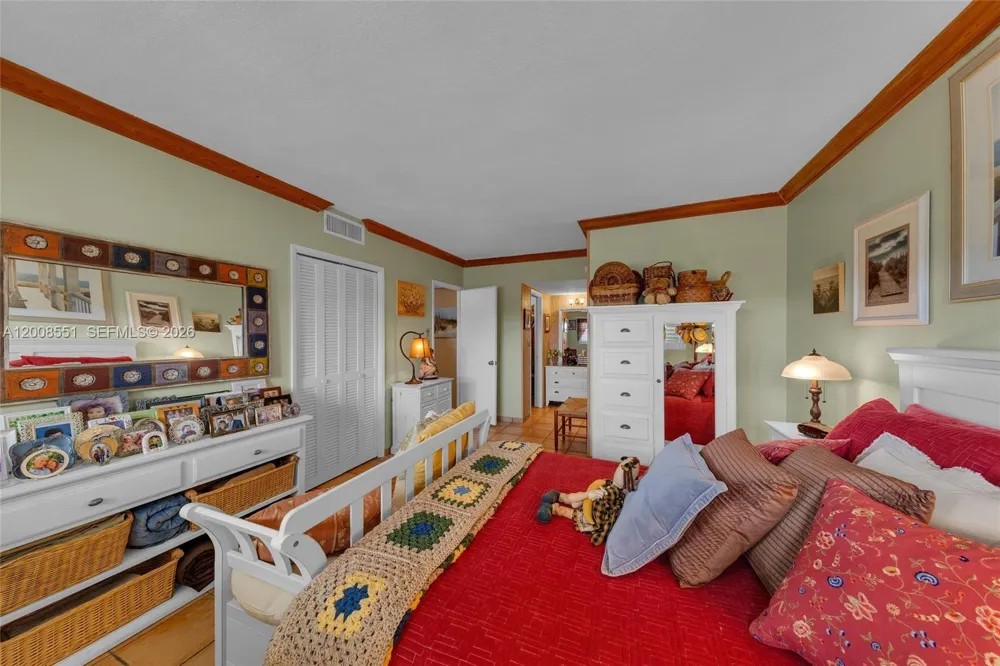 3050 NE 48th Ct #405 Lighthouse Point, FL 33064