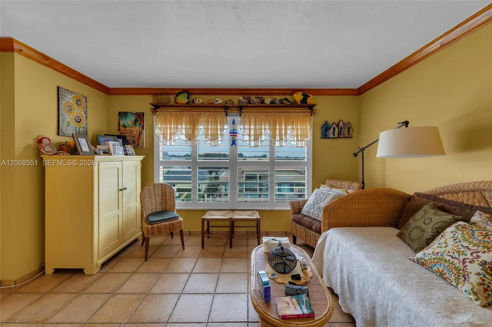 3050 NE 48th Ct #405 Lighthouse Point, FL 33064