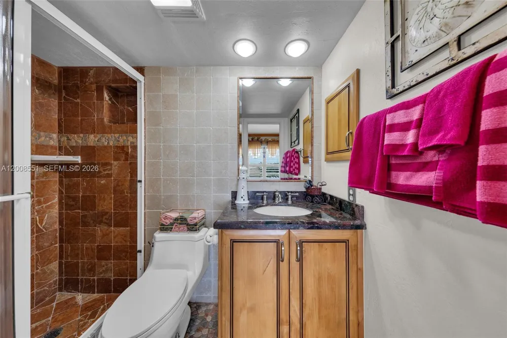 3050 NE 48th Ct #405 Lighthouse Point, FL 33064