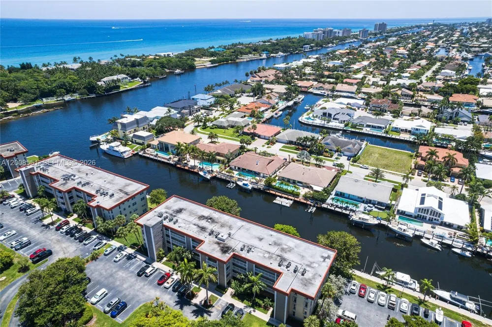 3050 NE 48th Ct #405 Lighthouse Point, FL 33064