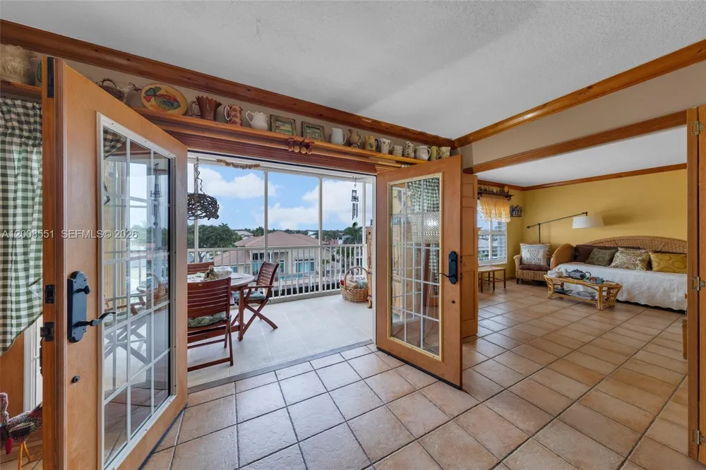 3050 NE 48th Ct #405 Lighthouse Point, FL 33064