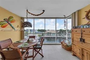 3050 NE 48th Ct #405 Lighthouse Point, FL 33064