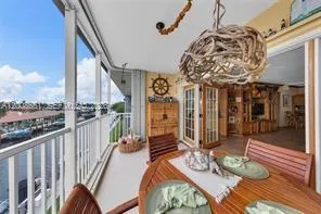 3050 NE 48th Ct #405 Lighthouse Point, FL 33064