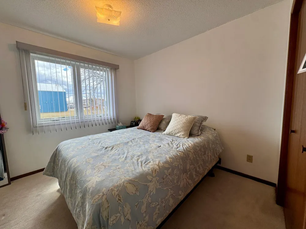 305 Lincoln Street SE Warroad, MN 56763