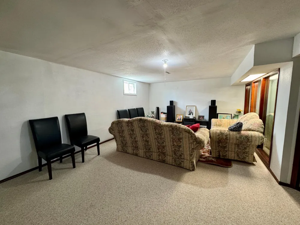 305 Lincoln Street SE Warroad, MN 56763