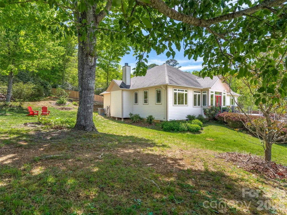 16 Chickadee Lane Fairview, NC 28730