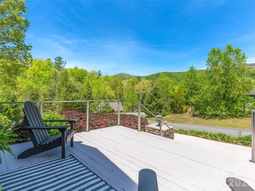 16 Chickadee Lane Fairview, NC 28730