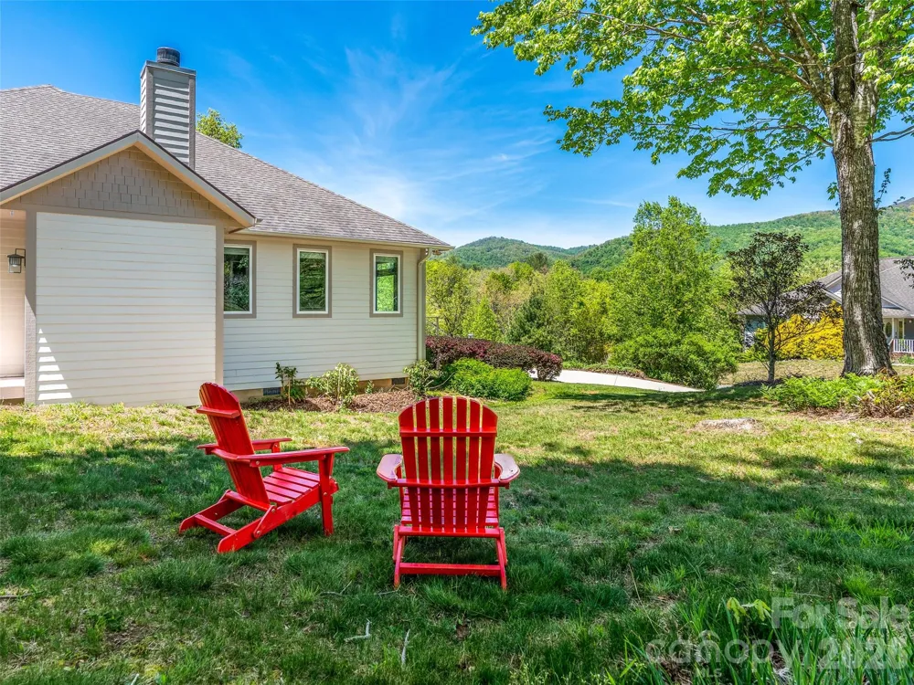 16 Chickadee Lane Fairview, NC 28730